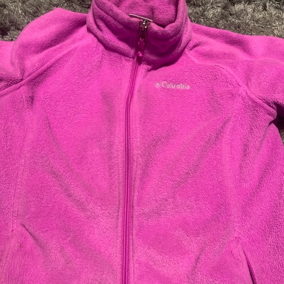I'm selling my Columbia jacket, size Medium, color : hot pink - Picture 2 of 2